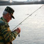 Дядя Витя за рыбалкой